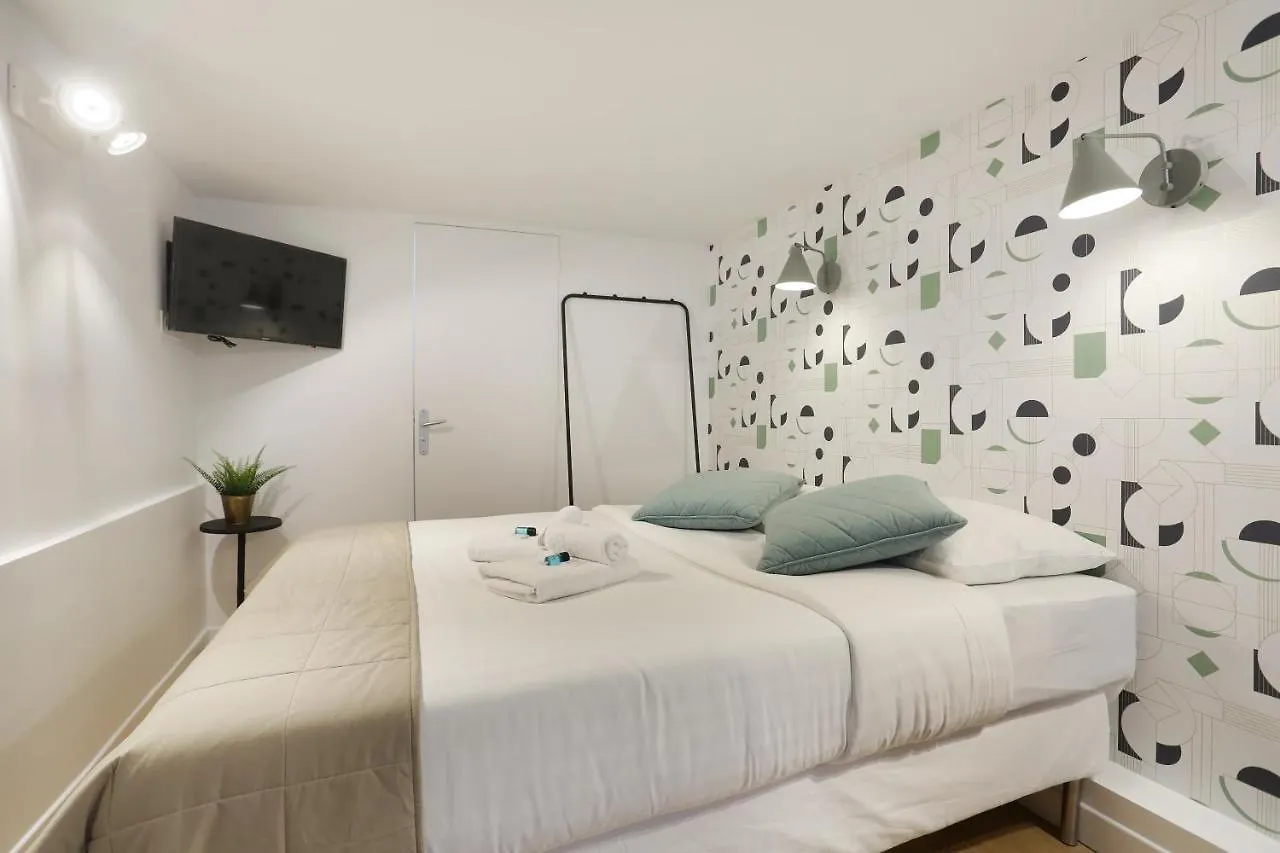 Clery Studio Apartment Paris